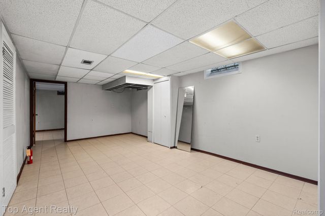 9001 Shannon Drive, Sterling Heights, MI 48314