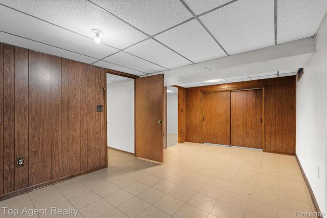 9001 Shannon Drive, Sterling Heights, MI 48314