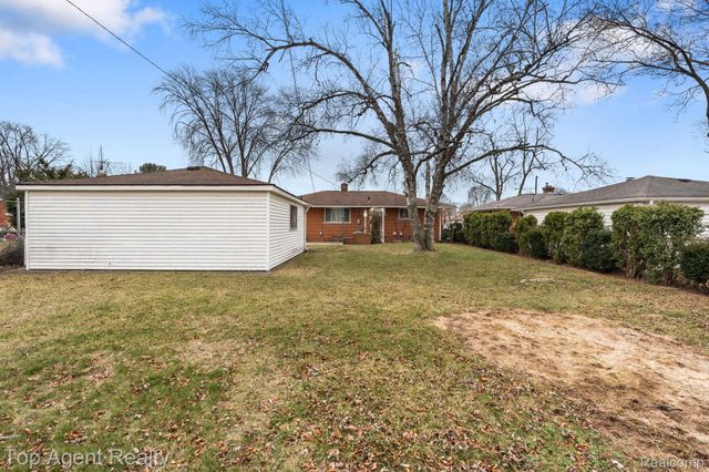 9001 Shannon Drive, Sterling Heights, MI 48314