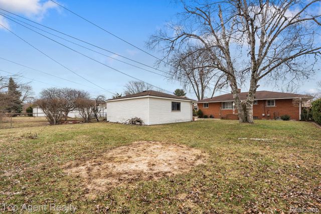 9001 Shannon Drive, Sterling Heights, MI 48314