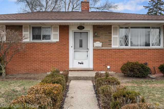 9001 Shannon Drive, Sterling Heights, MI 48314