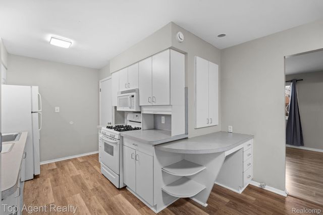 9001 Shannon Drive, Sterling Heights, MI 48314