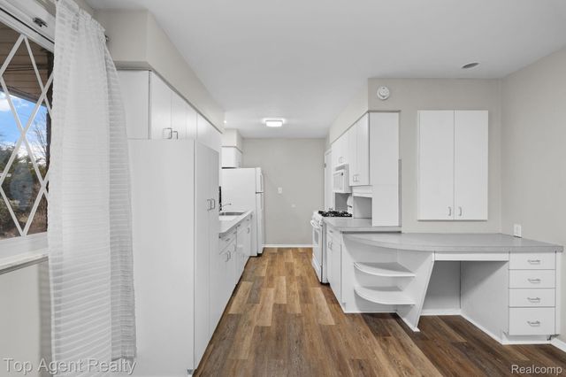 9001 Shannon Drive, Sterling Heights, MI 48314