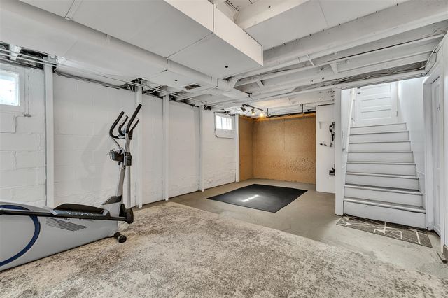 2650 Kimberley Road, Ann Arbor, MI 48104