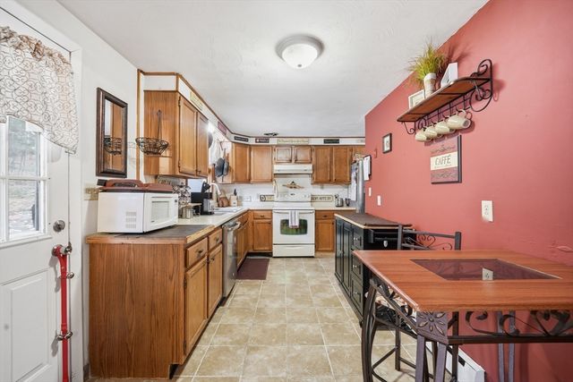 11 Laurel Ter, Westfield, MA 01085