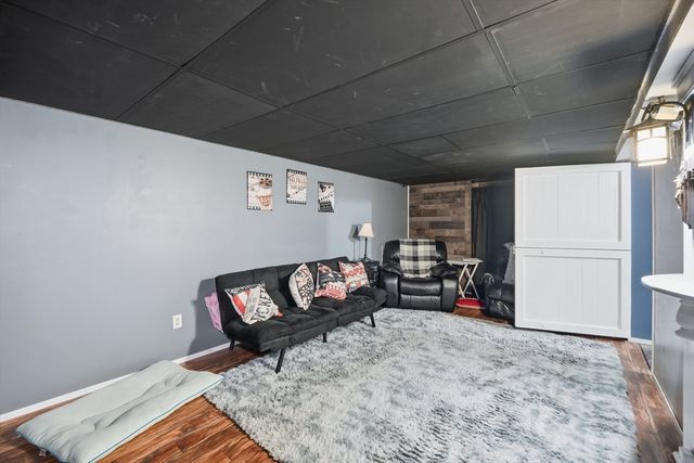 11 Laurel Ter, Westfield, MA 01085