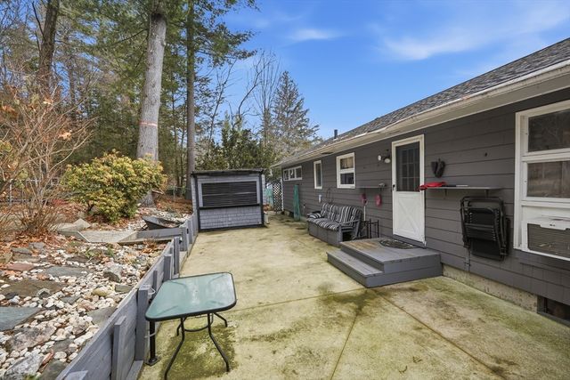 11 Laurel Ter, Westfield, MA 01085