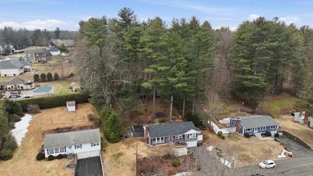 11 Laurel Ter, Westfield, MA 01085