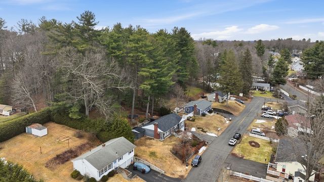 11 Laurel Ter, Westfield, MA 01085