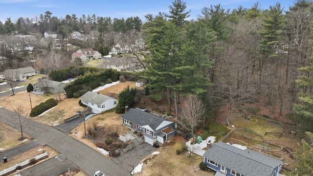 11 Laurel Ter, Westfield, MA 01085