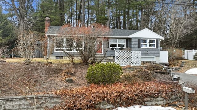 11 Laurel Ter, Westfield, MA 01085