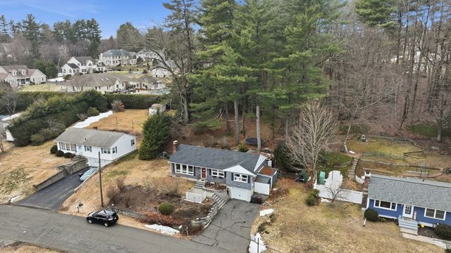 11 Laurel Ter, Westfield, MA 01085