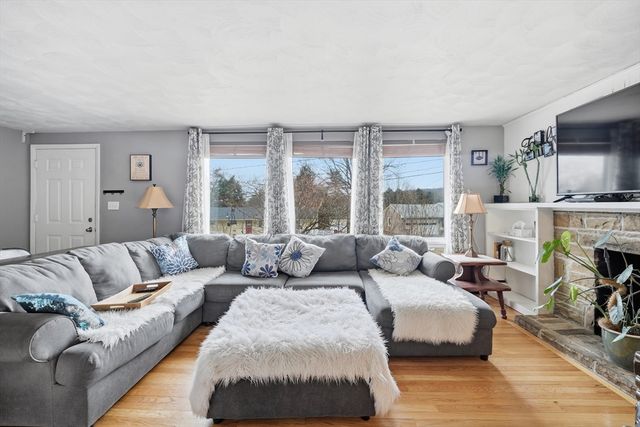 11 Laurel Ter, Westfield, MA 01085