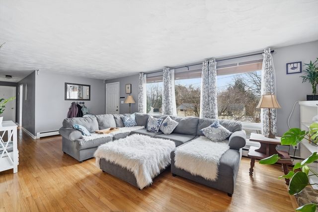 11 Laurel Ter, Westfield, MA 01085