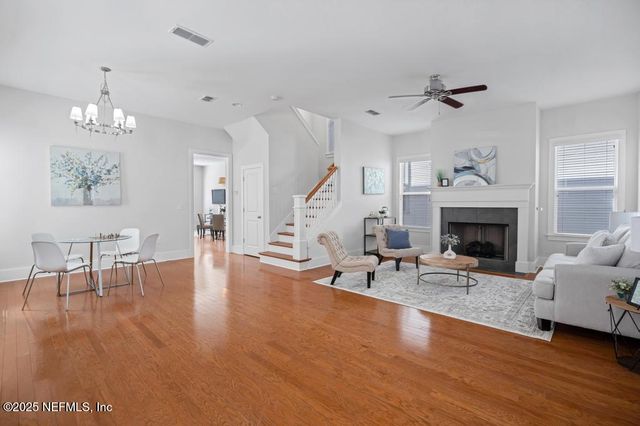 230 E 4TH Street, Jacksonville, FL 32206