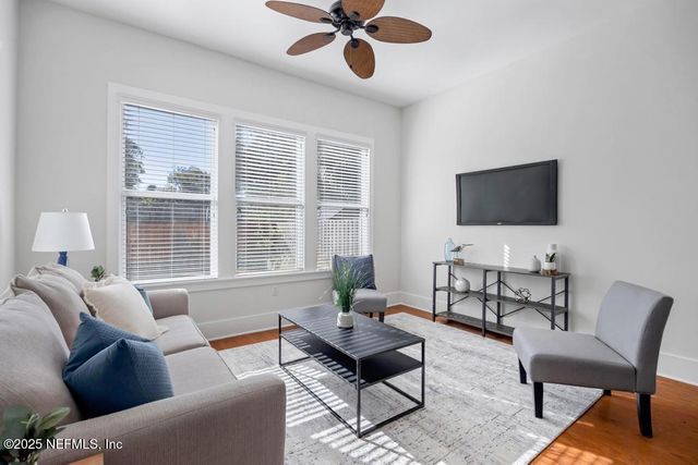 230 E 4TH Street, Jacksonville, FL 32206