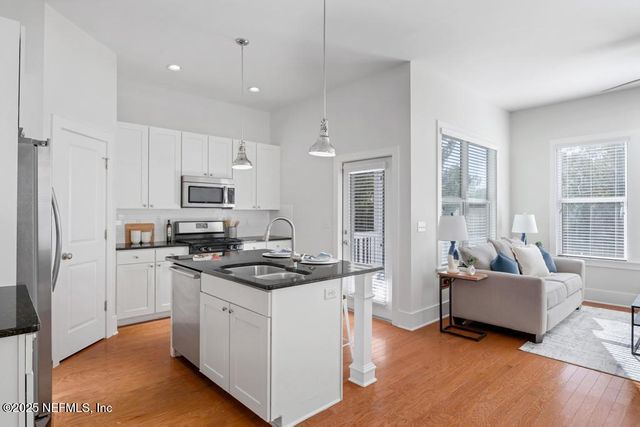 230 E 4TH Street, Jacksonville, FL 32206