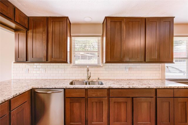 4430 Peridot Lane, Friendswood, TX 77546