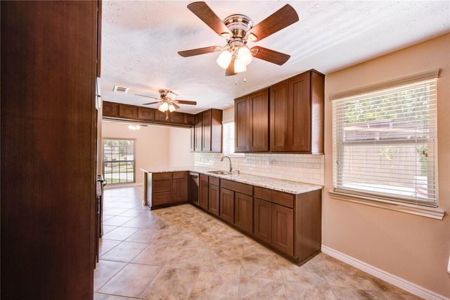 4430 Peridot Lane, Friendswood, TX 77546