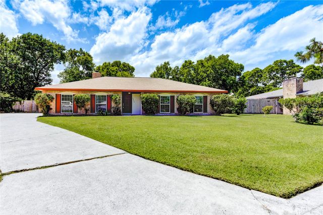 4430 Peridot Lane, Friendswood, TX 77546