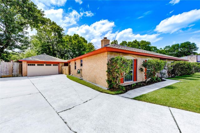 4430 Peridot Lane, Friendswood, TX 77546