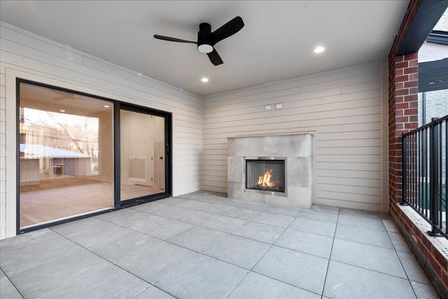 2435 N Clybourn Avenue 1S, Chicago, IL 60614