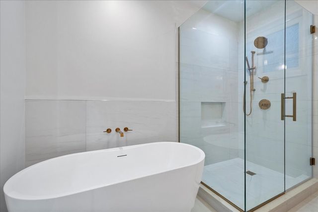 2435 N Clybourn Avenue 1S, Chicago, IL 60614