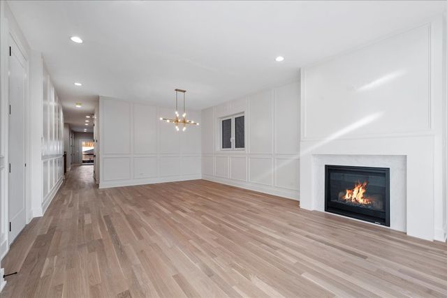 2435 N Clybourn Avenue 1S, Chicago, IL 60614