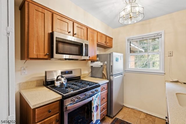 39 Harrison Ave 8, Montclair Twp., NJ 07042