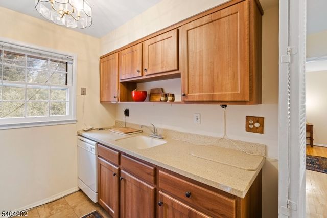 39 Harrison Ave 8, Montclair Twp., NJ 07042