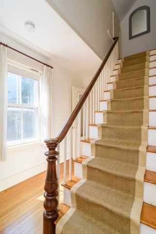 29 Cottage Street, Wellesley, MA 02482
