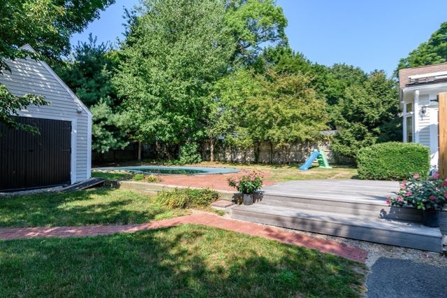 29 Cottage Street, Wellesley, MA 02482