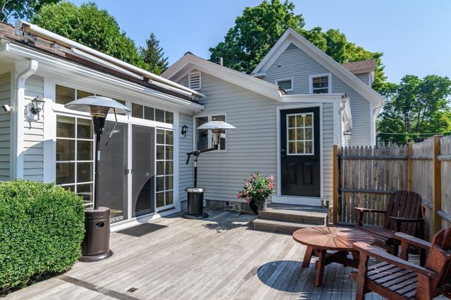 29 Cottage Street, Wellesley, MA 02482