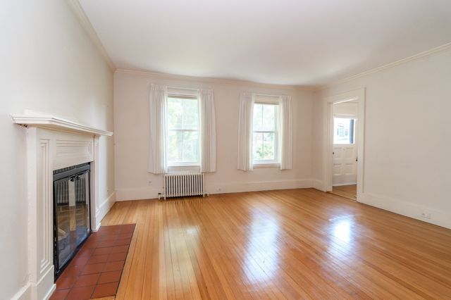29 Cottage Street, Wellesley, MA 02482