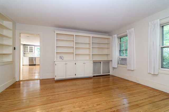 29 Cottage Street, Wellesley, MA 02482