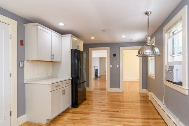 29 Cottage Street, Wellesley, MA 02482