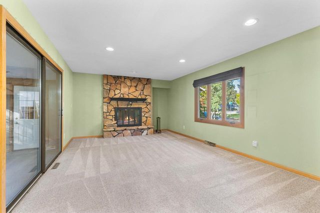 2339 Bramblewood COURT, Waukesha, WI 53188
