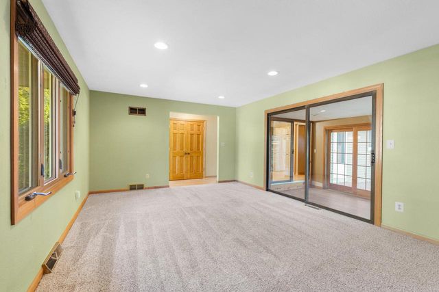 2339 Bramblewood COURT, Waukesha, WI 53188