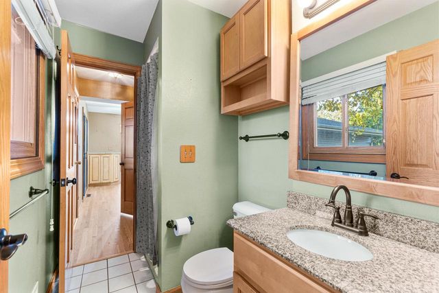 2339 Bramblewood COURT, Waukesha, WI 53188