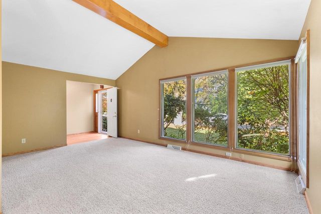 2339 Bramblewood COURT, Waukesha, WI 53188