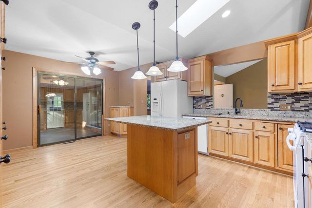 2339 Bramblewood COURT, Waukesha, WI 53188