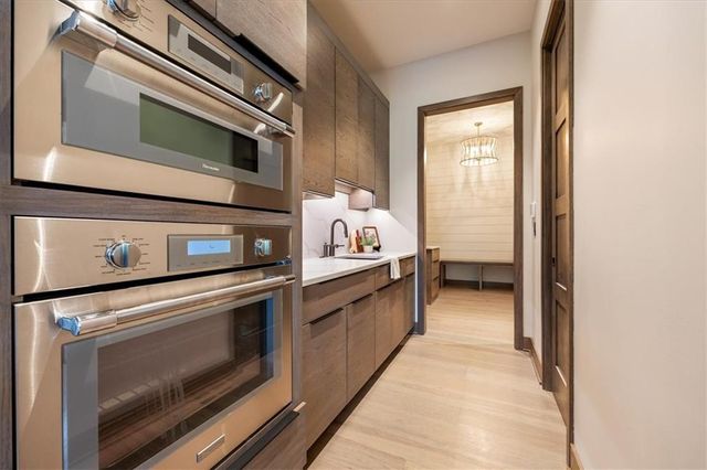 21205 W 94th Terrace, Lenexa, KS 66220