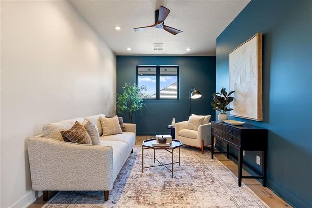 21205 W 94th Terrace, Lenexa, KS 66220