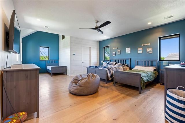 21205 W 94th Terrace, Lenexa, KS 66220