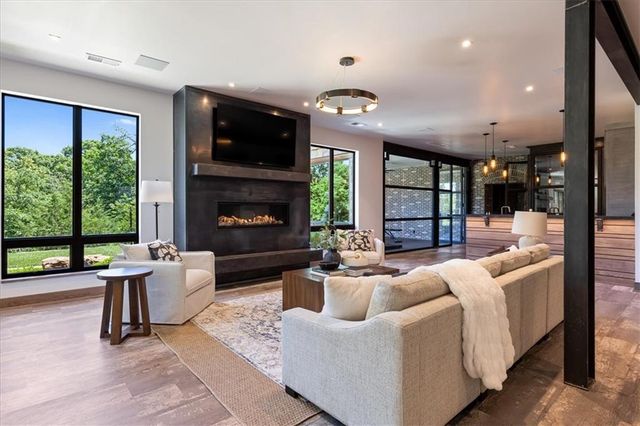 21205 W 94th Terrace, Lenexa, KS 66220