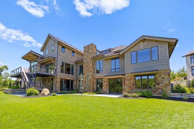21205 W 94th Terrace, Lenexa, KS 66220