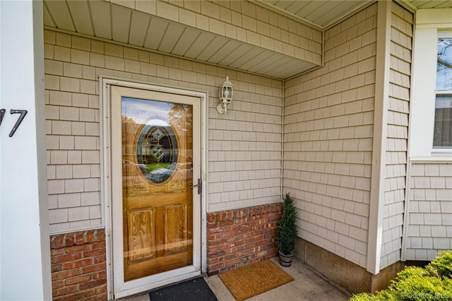 17 Wentworth Drive, Dix Hills, NY 11746