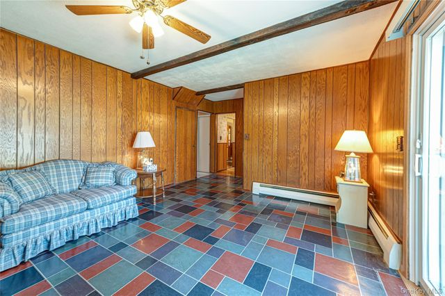 17 Wentworth Drive, Dix Hills, NY 11746