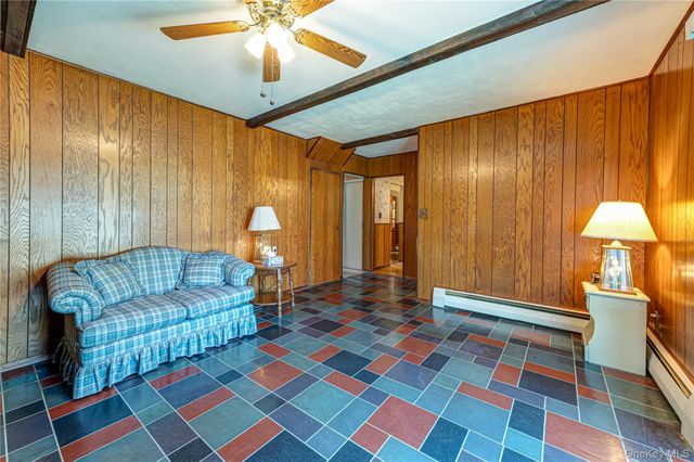 17 Wentworth Drive, Dix Hills, NY 11746