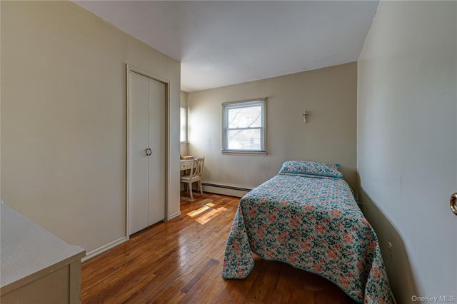 17 Wentworth Drive, Dix Hills, NY 11746